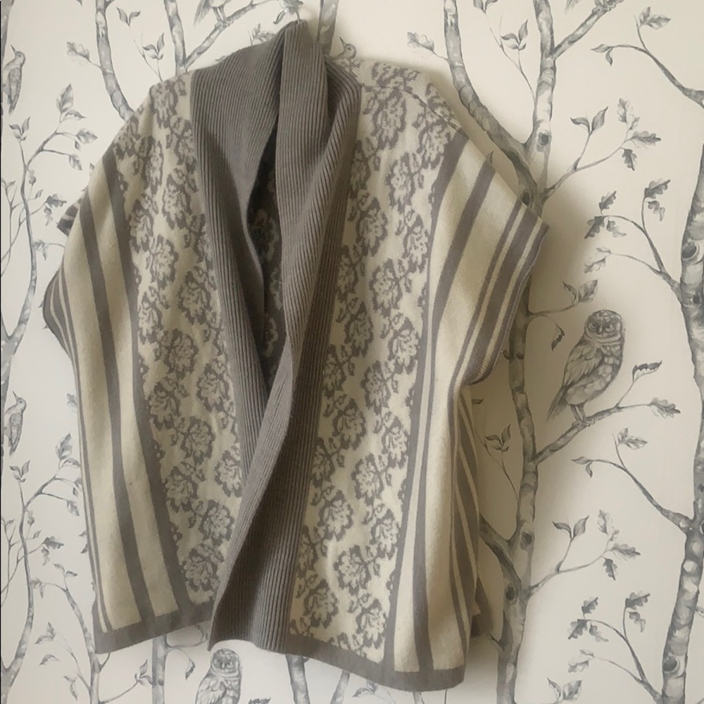 Anne Taylor sweater shawl